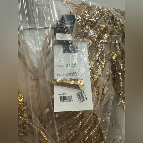 Mac Duggal 5438 V-Neck Dress for Evening - Gorgeous Formal Dress - Picture 6 of 7